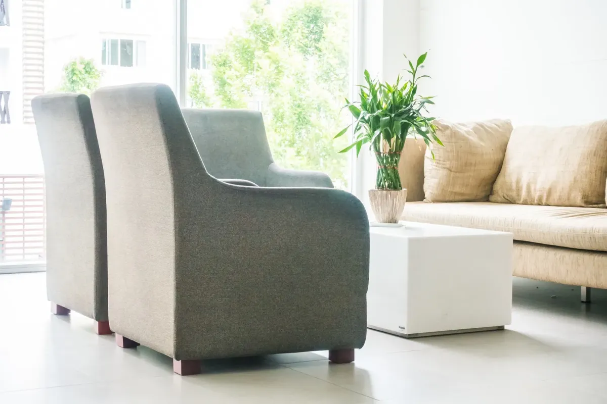 Fotel, który odmieni Twój salon – inspiracje i pomysły